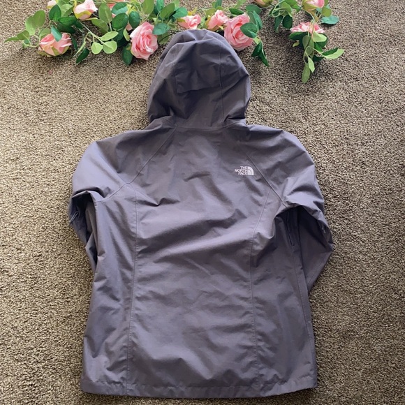 North Face Windbreaker - Picture 3 of 4